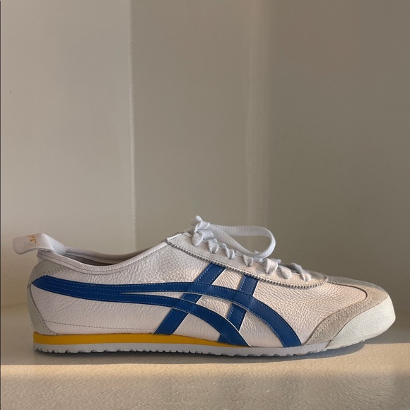 Onitsuka Tiger Mexico 66 Sneaker. Size 9